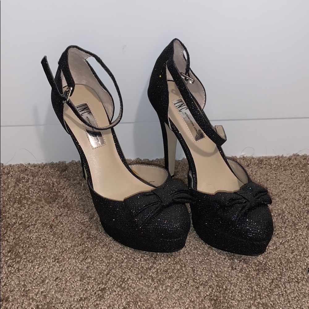 Black sparkle bow pumps